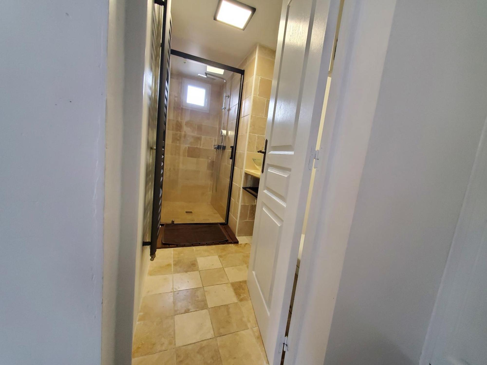 Milhaud Appart 28M2 Avec Jardin Et Parking Prives, Chambre Separee المظهر الخارجي الصورة