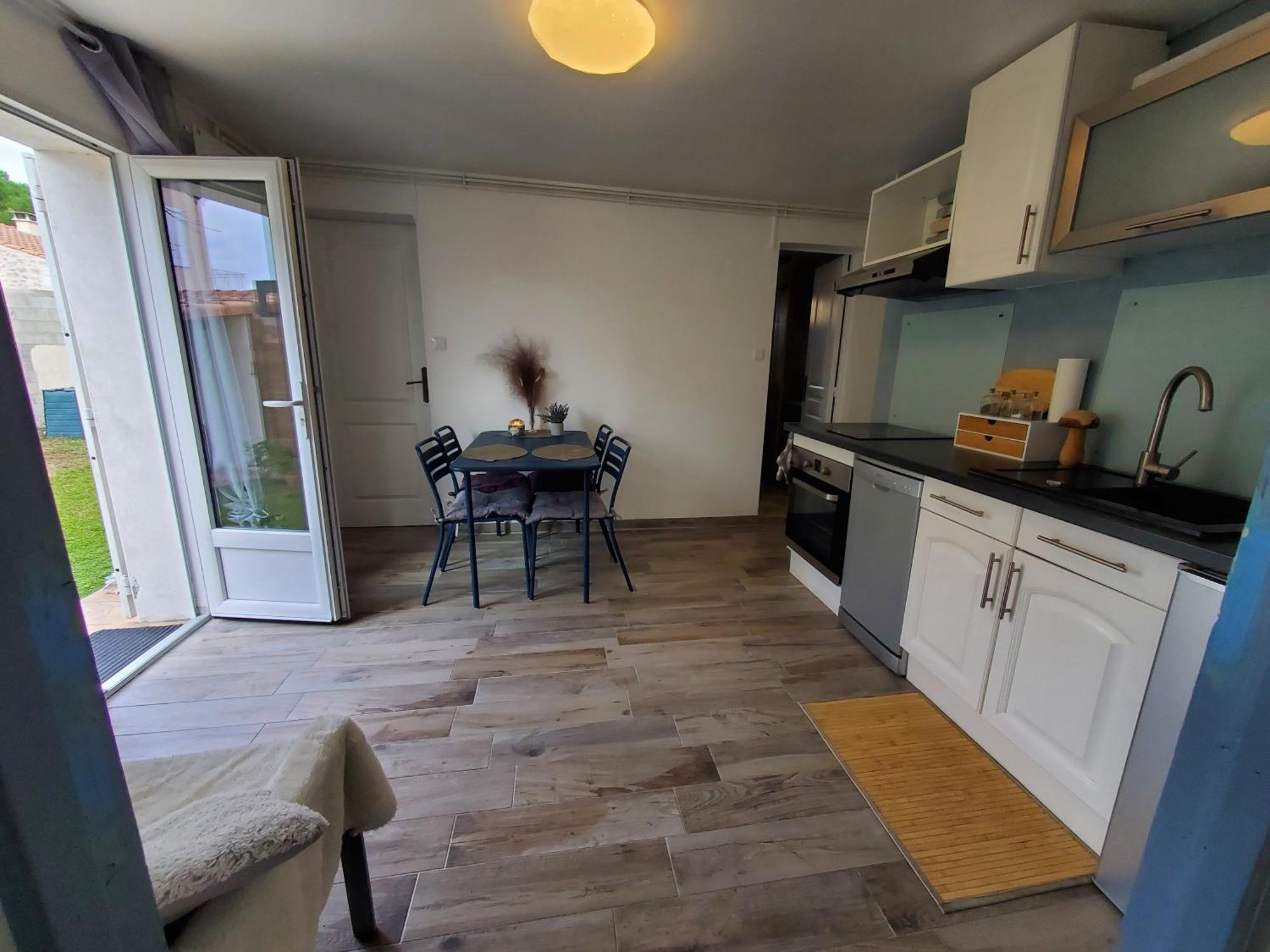 Milhaud Appart 28M2 Avec Jardin Et Parking Prives, Chambre Separee المظهر الخارجي الصورة